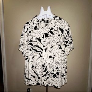 H&M Black & White Floral/Geometric Button-Up